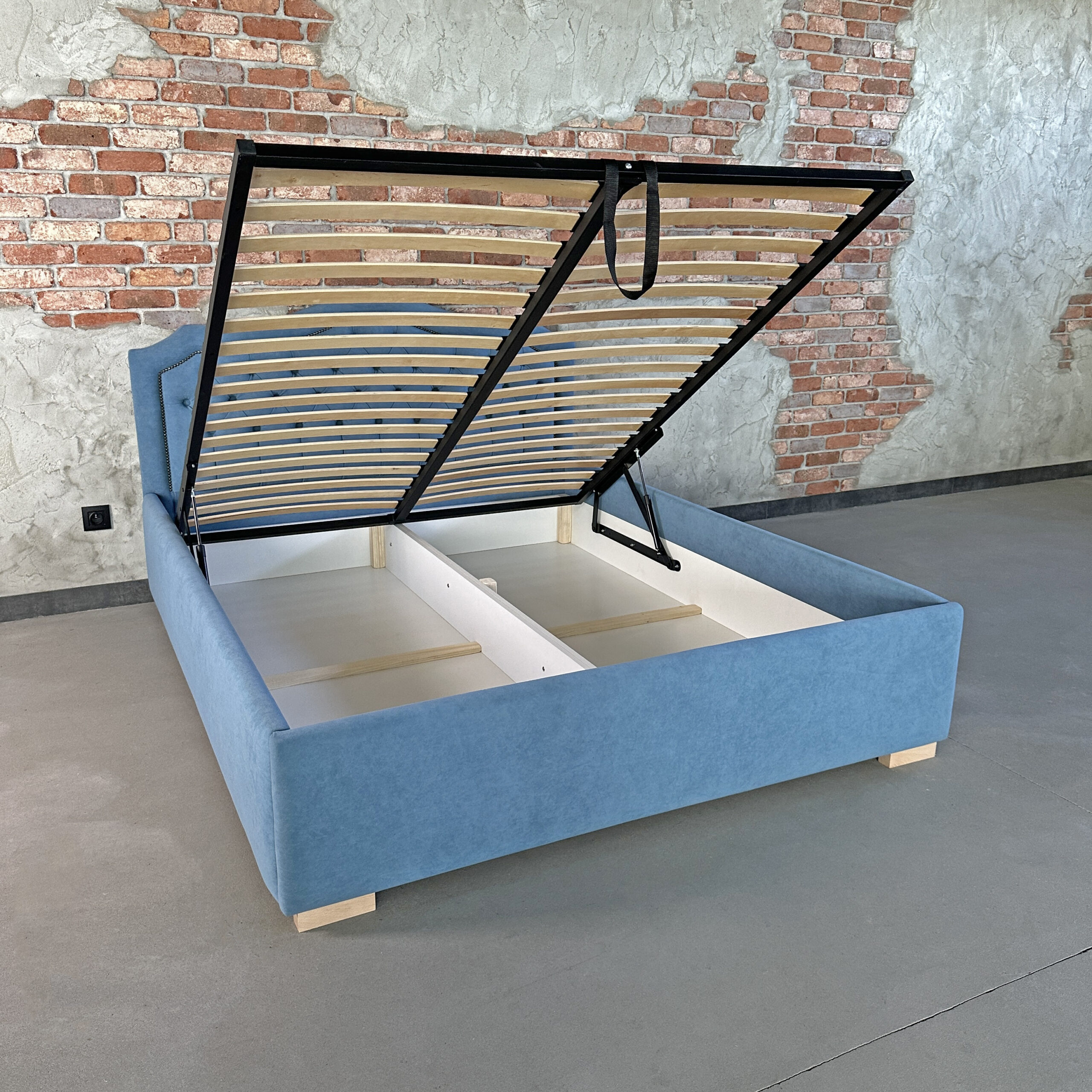 Łóżko tapicerowane Kwadrum