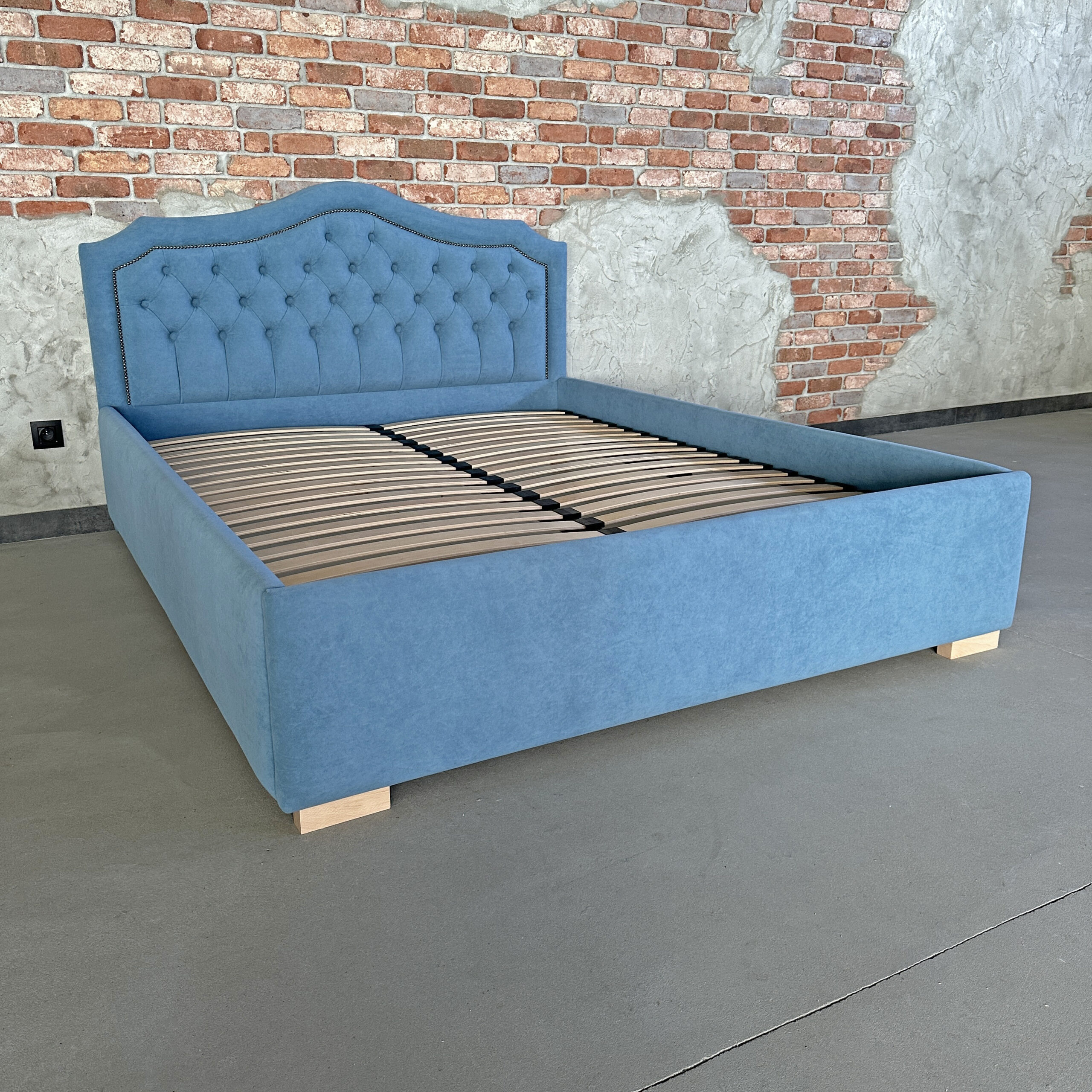 Łóżko tapicerowane Kwadrum