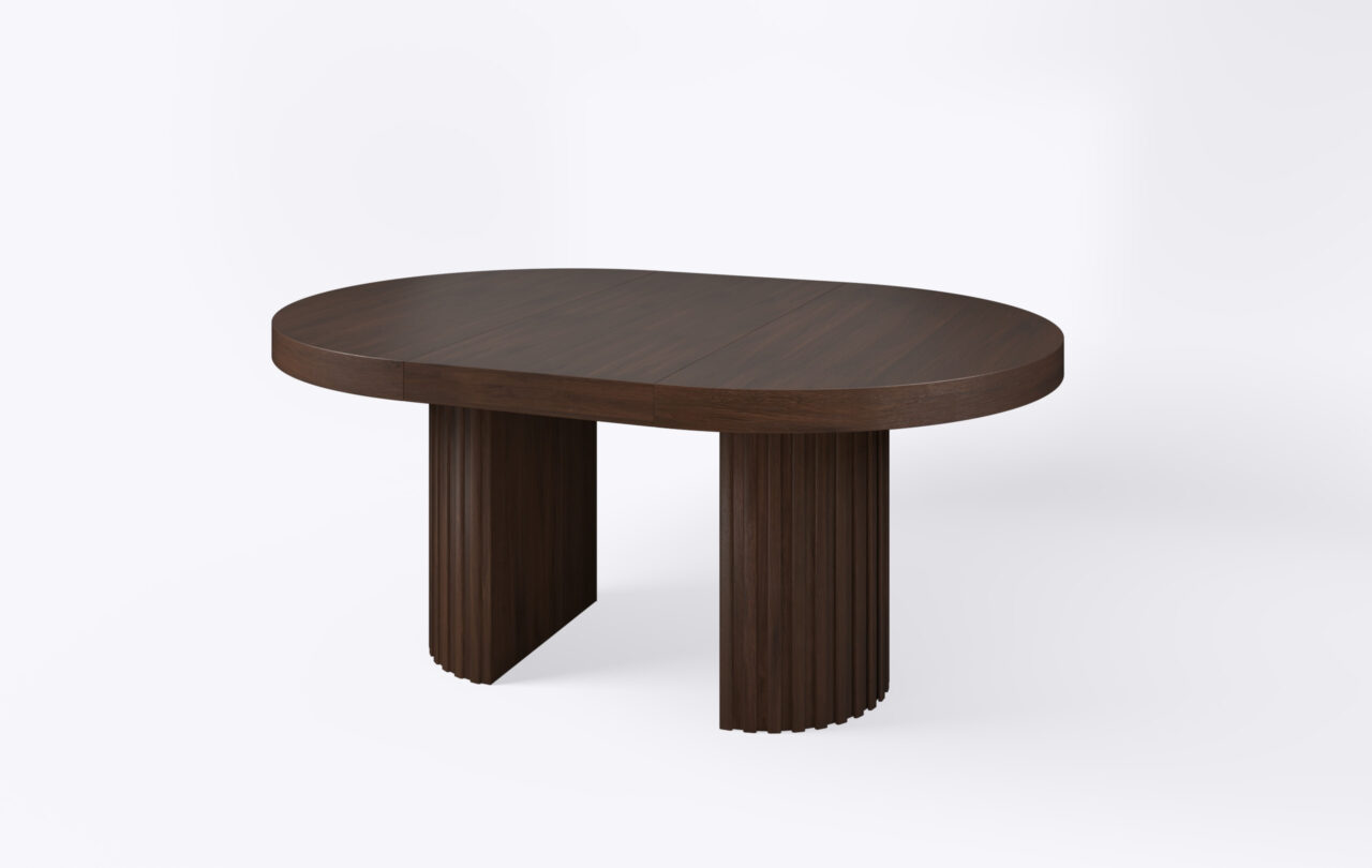 okrągły stół na jednej nodze z lamelami, rozłożony i poszerzony o jeden dodatkowy wkład, grubość blatu 8cm.