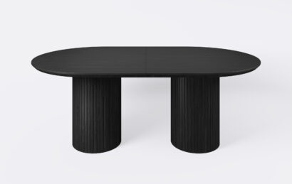 Stół na dwóch nogach z lamelami, możliwość rozkładania.