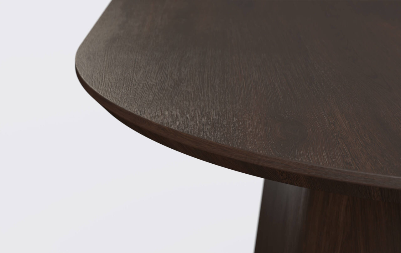 Stół owalny na nodze stożkowej, możliwość rozkładania nawet o pięć dodatkowych wkładów.