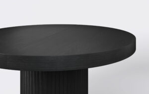 stół okrągły rozkładany na jednej nodze, grubość blatu 8cm.