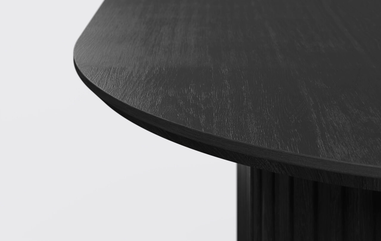 Stół owalny na podstawie z lamelami, rozkładany, krawędź blatu podcięta od dołu, grubość blatu 4cm.