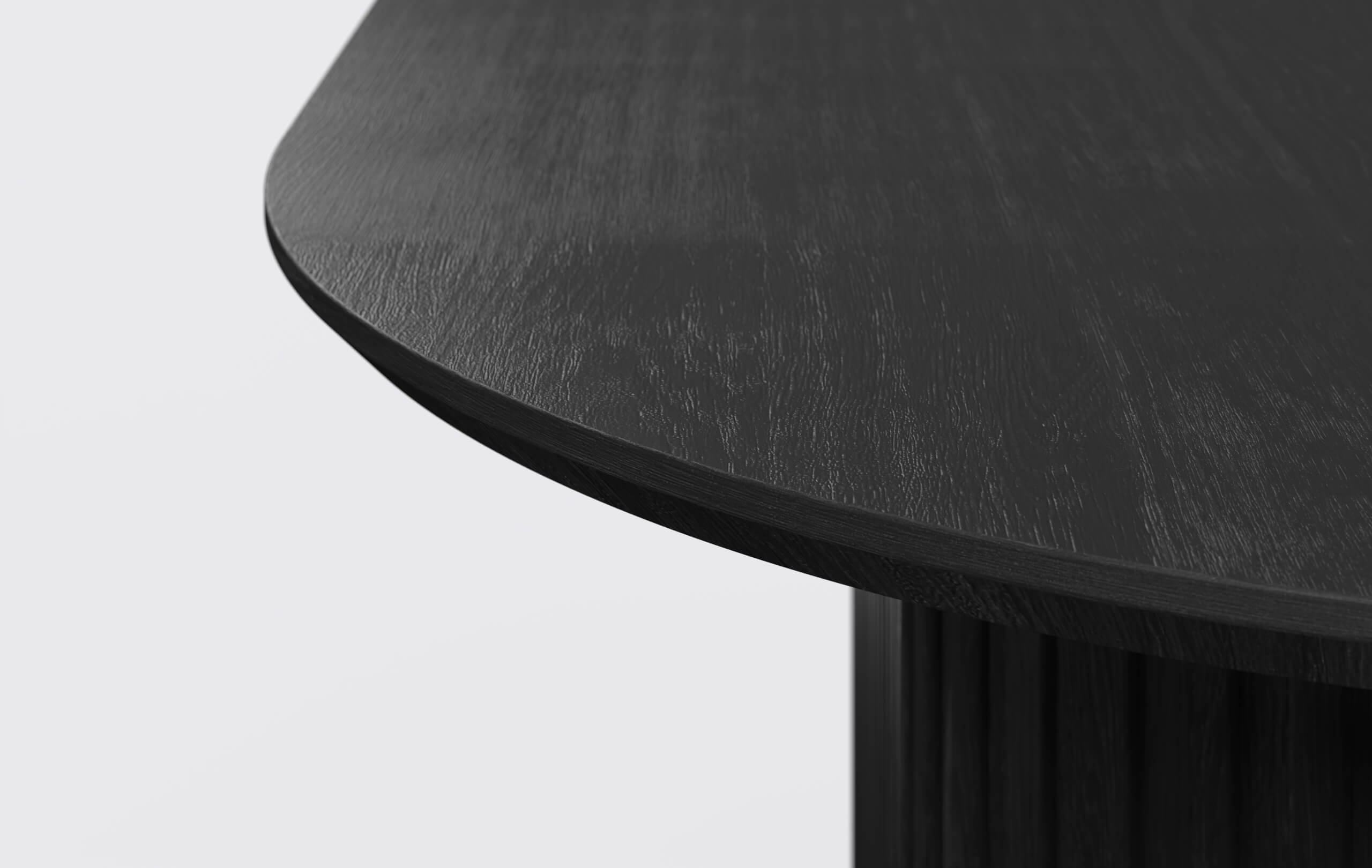 Stół owalny na podstawie z lamelami, rozkładany, krawędź blatu podcięta od dołu, grubość blatu 4cm.