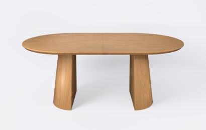 Stół owalny rozkładany na dwóch nogach, fornirowany dębowy.