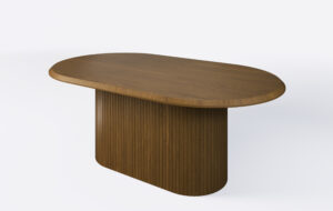 Stół owalny z lamelami, krawędź blatu ścięta od góry, blat fornirowany dębowy, możliwość rozkładania.