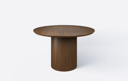 Stół na jednej nodze z lamelami rozkładany, krawędź blatu podcięta od dołu.