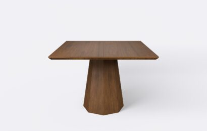 Kwadratowy stół na ośmiokątnej nodze, z funkcją rozkładania, marki Borme, dla 4 osób, wykonany z forniru dębowego, nowoczesny, minimalistyczny, boho.