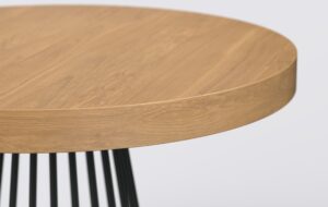 Stół rozkładany w kolorze naturalnym, gruby blat z naturalnego forniru dębowego.