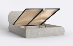 Łóżko sypialniane tapicerowane, jasne, z podnoszonym stelażem i pojemnikiem na pościel.