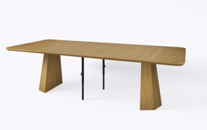 Nowoczesny rozłożony stół z kwadratowym blatem, poszerzony o 2 wkładki, fornirowany, minimalistyczny.