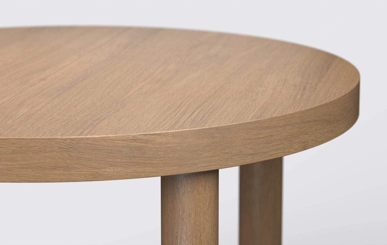 Okrągły blat stołu z możliwością rozłożenia, wykonany z naturalnego forniru, o prostej krawędzi, wysokość 8 cm.