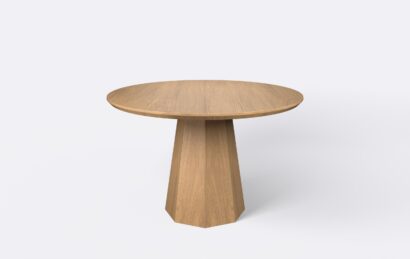 Stół okrągły na jednej nodze, rozkładany, podstawa w kształcie ośmiokąta.