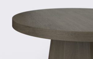 Blat stolika kawowego z prostą krawędzią, o długości 4 centymetrów, minimalistyczny.