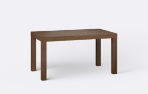 Minimalistyczny stół z prostokątnym blatem na kwadratowych nogach, możliwość rozłożenia.