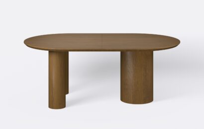 owalny stół rozkładany na trzech nogach, stół w kolorze orzecha.