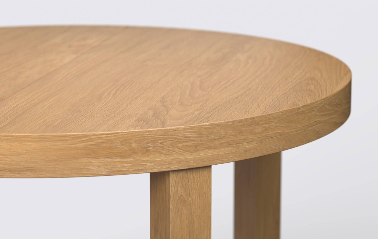 Okrągły blat stołu, wykonany z forniru dębowego, marki Borme, możliwość poszerzenia o dodatkowe wkładki.