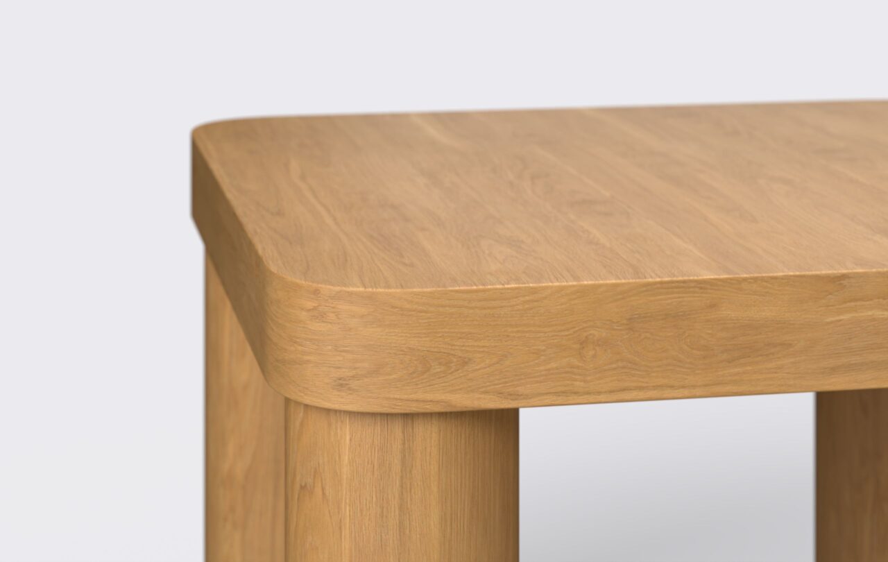 Drewniany stolik do salonu na czterech nogach, wykonany z forniru naturalnego.